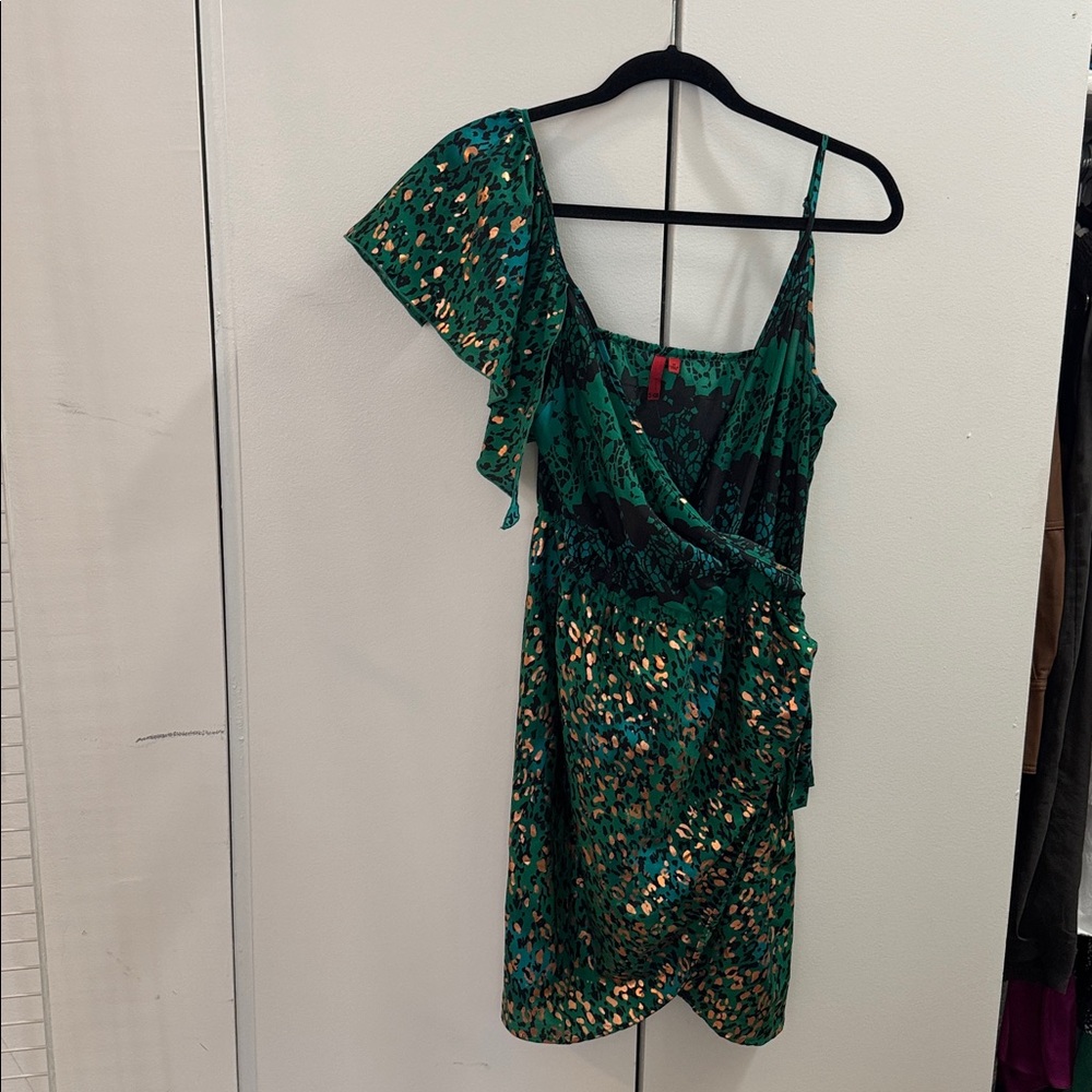 Elegant Green Patterned Dress